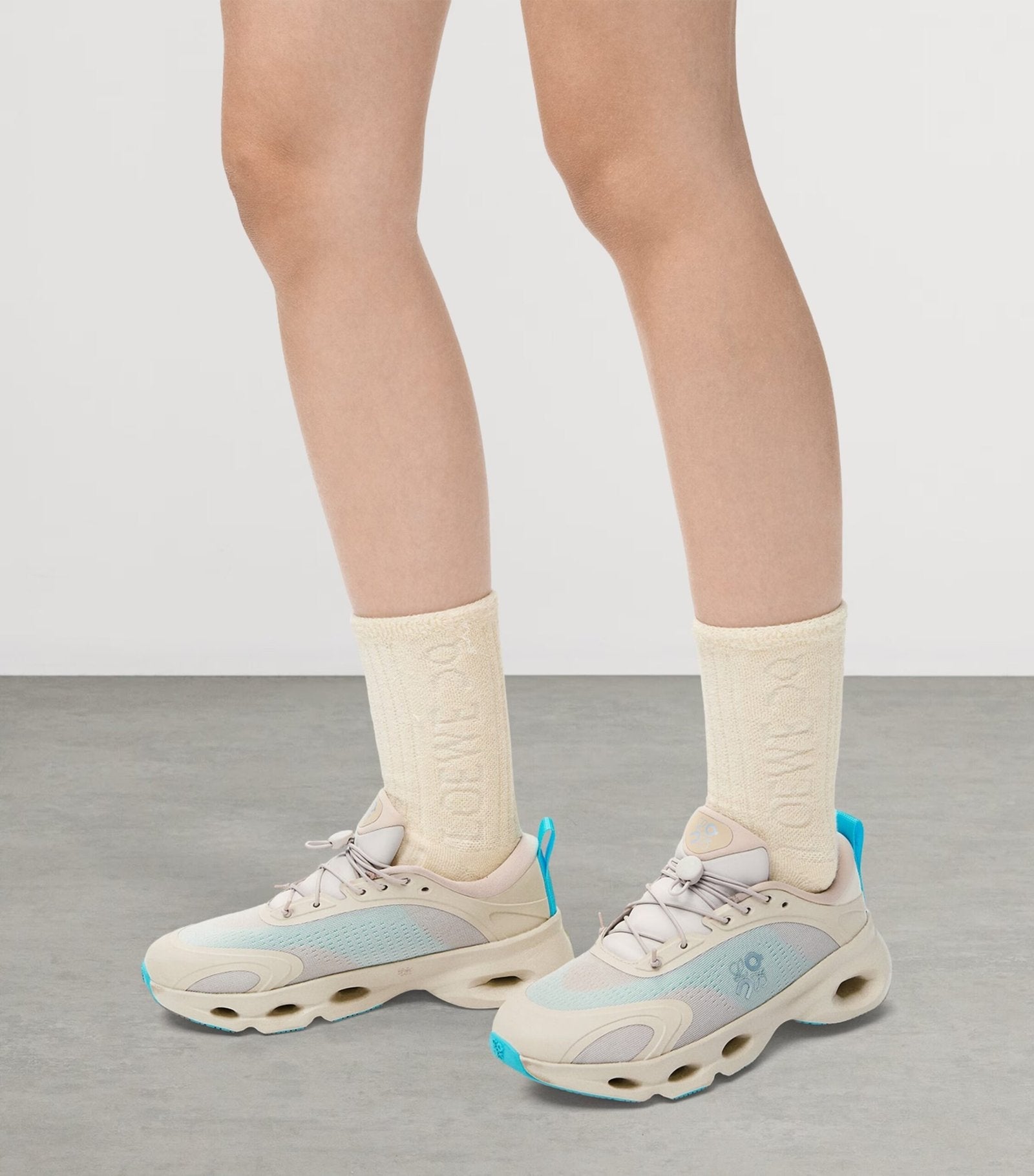 LOEWE x On Cloudsolo Sand/Turquoise Lifestyle Sneakers
